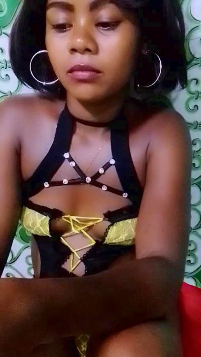 ameline1 live cam on Cam4