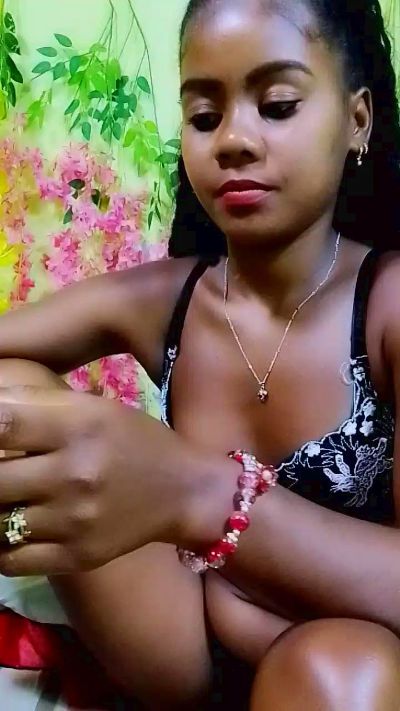 ameline1 live cam on Cam4