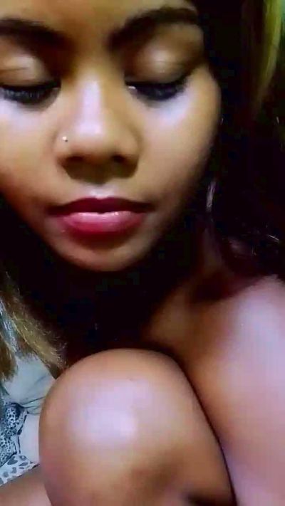 ameline1 live cam on Cam4