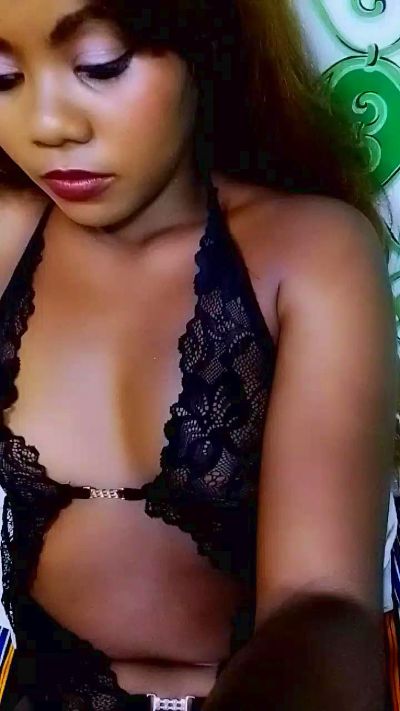 ameline1 live cam on Cam4