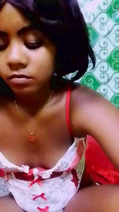 ameline1 live cam on Cam4