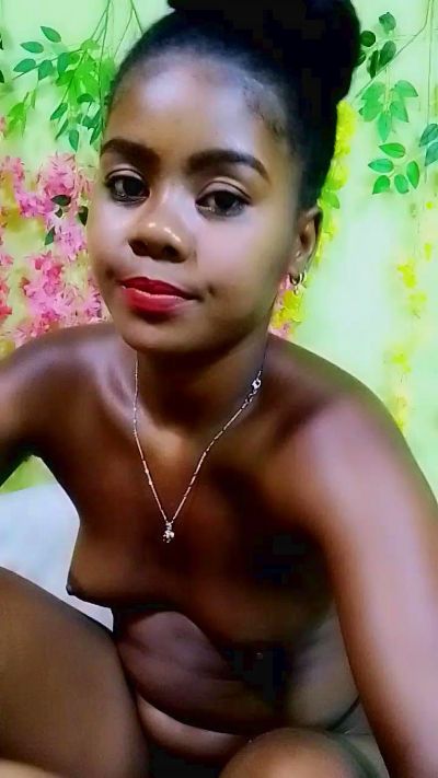 ameline1 live cam on Cam4
