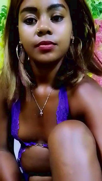 ameline1 live cam on Cam4