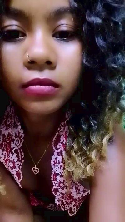 ameline1 live cam on Cam4
