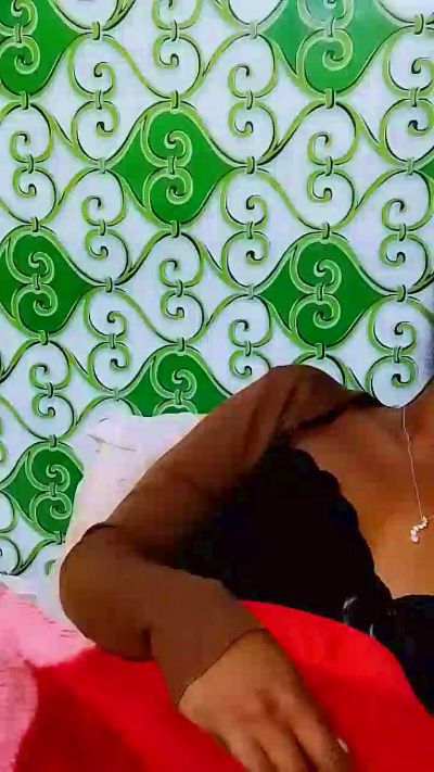 ameline1 live cam on Cam4