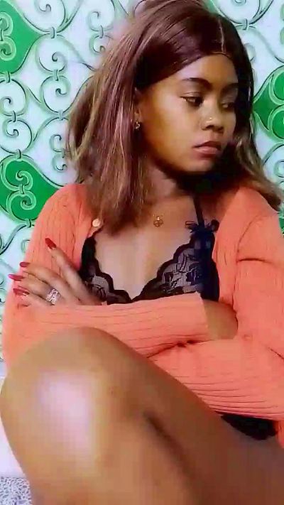 ameline1 live cam on Cam4