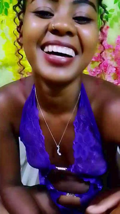 ameline1 live cam on Cam4