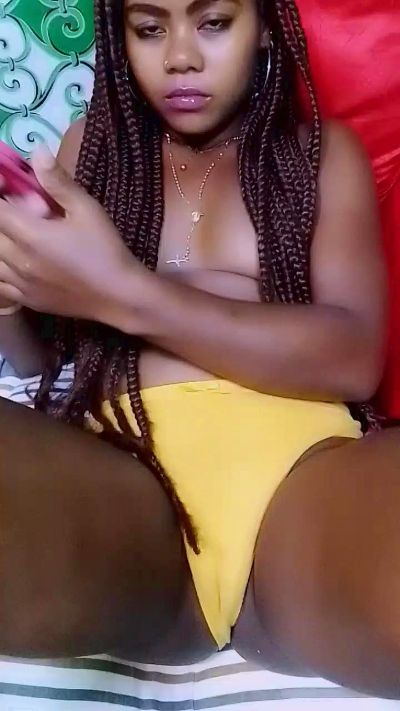 ameline1 live cam on Cam4
