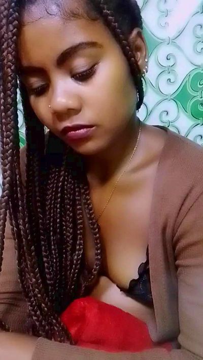 ameline1 live cam on Cam4