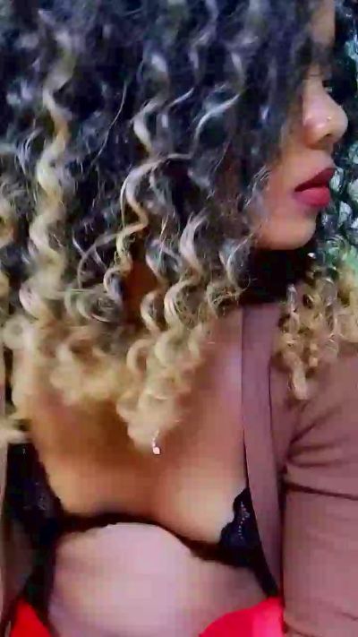 ameline1 live cam on Cam4