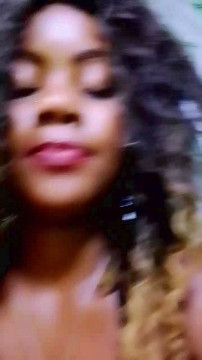 ameline1 live cam on Cam4