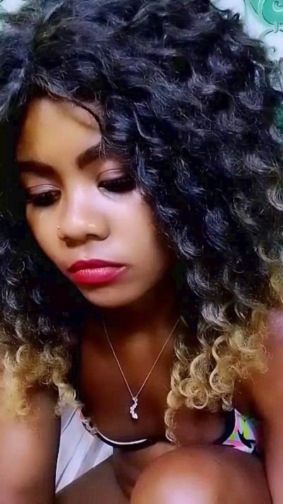 ameline1 live cam on Cam4