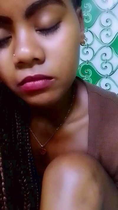 ameline1 live cam on Cam4