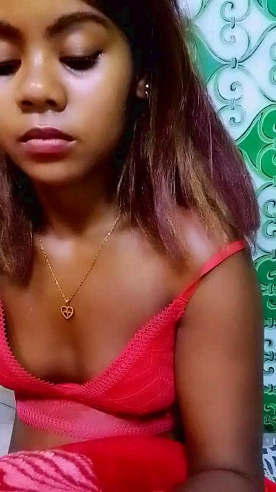 ameline1 live cam on Cam4