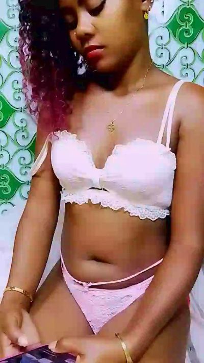 ameline1 live cam on Cam4