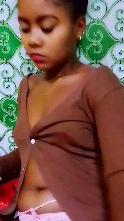 ameline1 live cam on Cam4