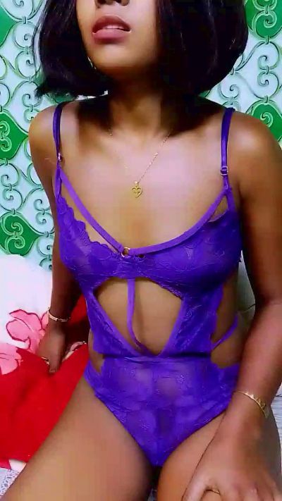 ameline1 live cam on Cam4