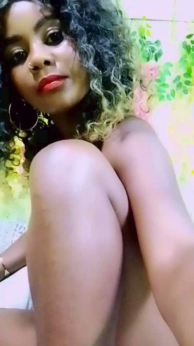 ameline1 live cam on Cam4