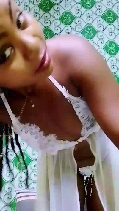 ameline1 live cam on Cam4