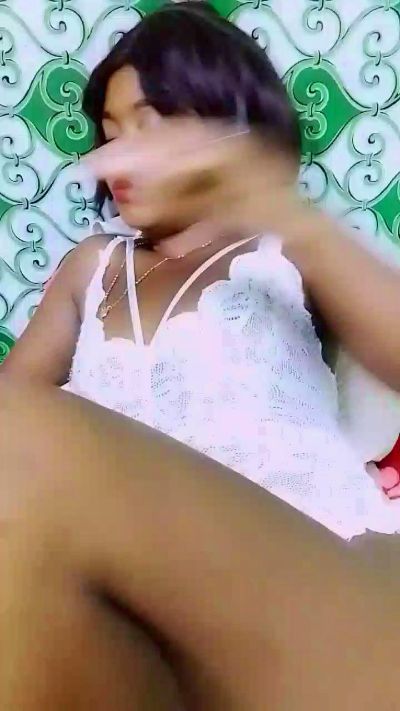 ameline1 live cam on Cam4