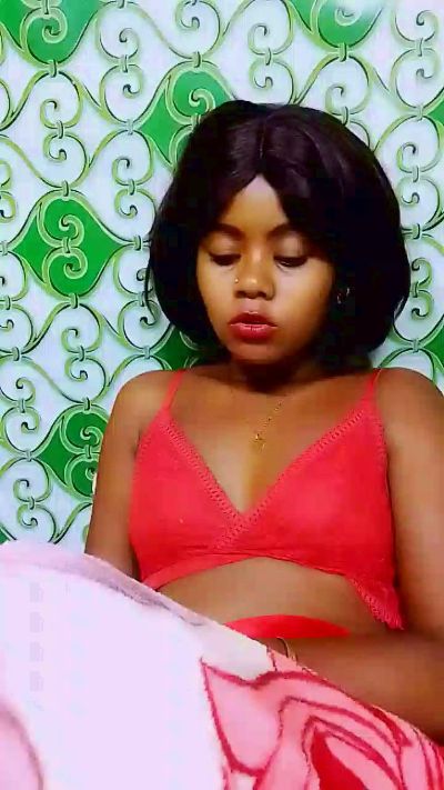 ameline1 live cam on Cam4
