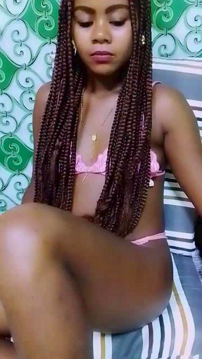 ameline1 live cam on Cam4