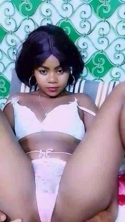 ameline1 live cam on Cam4