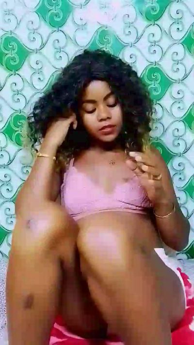 ameline1 live cam on Cam4
