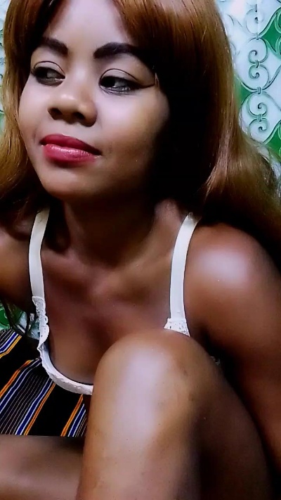 ameline1 live cam on Cam4