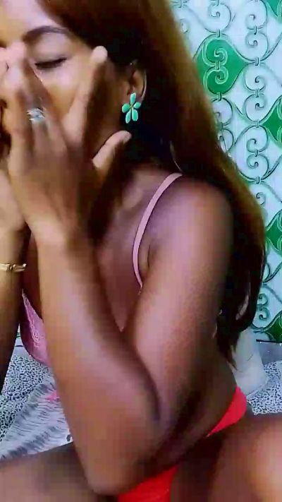 ameline1 live cam on Cam4