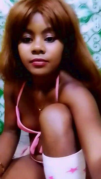 ameline1 live cam on Cam4