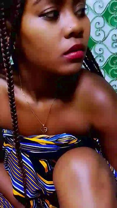 ameline1 live cam on Cam4
