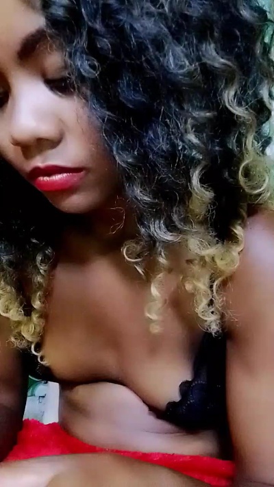 ameline1 live cam on Cam4