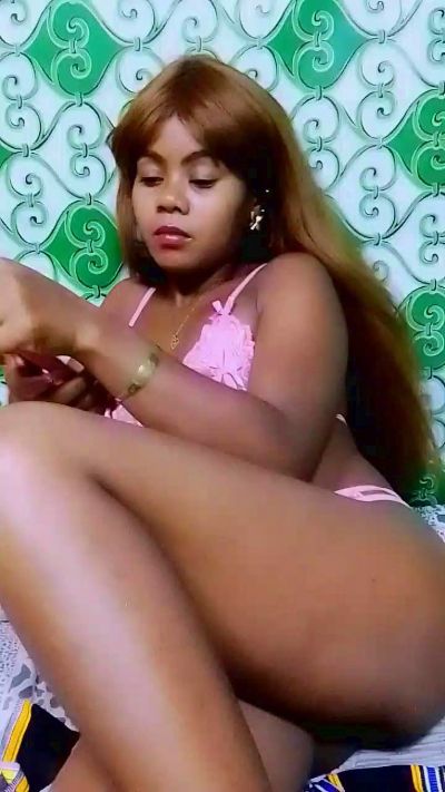 ameline1 live cam on Cam4
