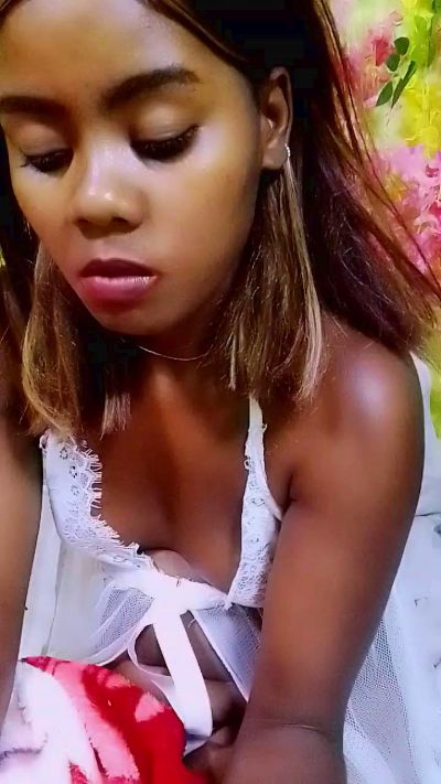 ameline1 live cam on Cam4