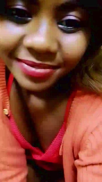 ameline1 live cam on Cam4