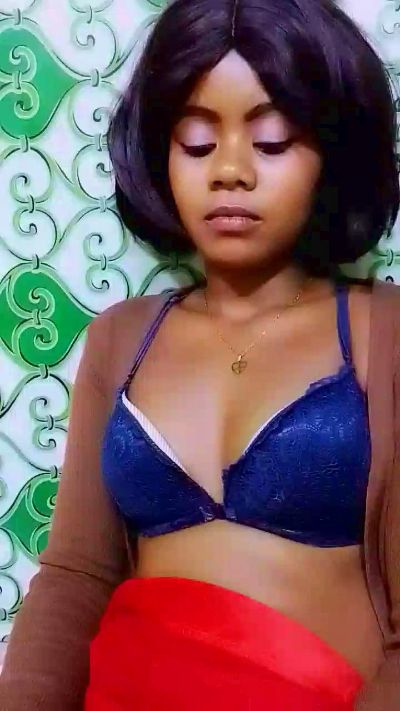 ameline1 live cam on Cam4