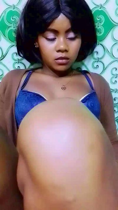 ameline1 live cam on Cam4