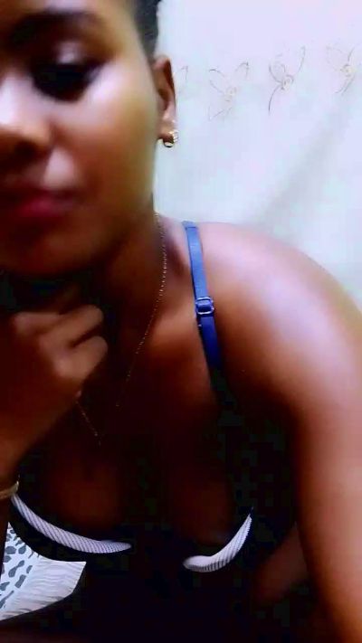 ameline1 live cam on Cam4