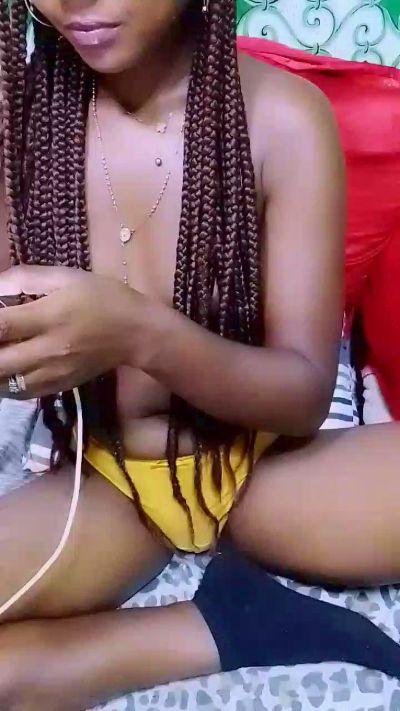 ameline1 live cam on Cam4