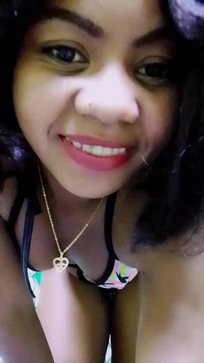 ameline1 live cam on Cam4