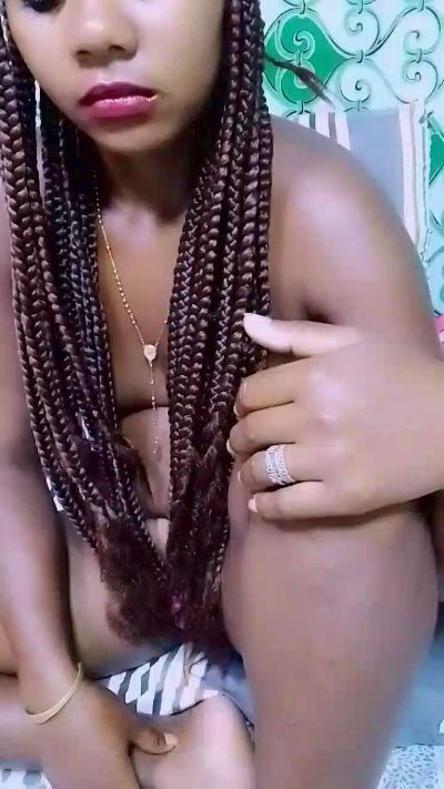 ameline1 live cam on Cam4