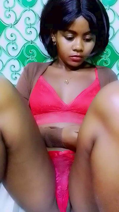 ameline1 live cam on Cam4