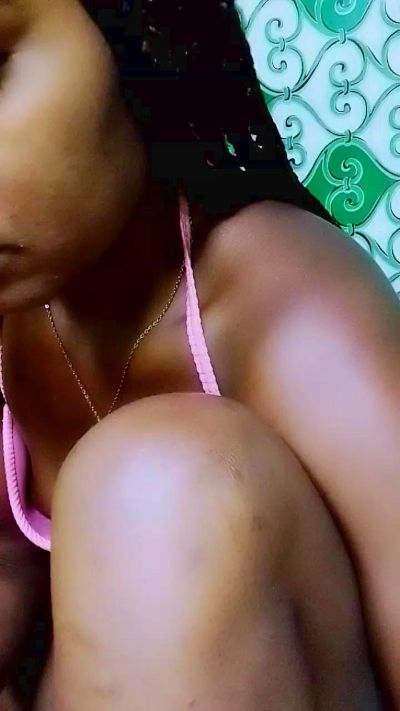 ameline1 live cam on Cam4