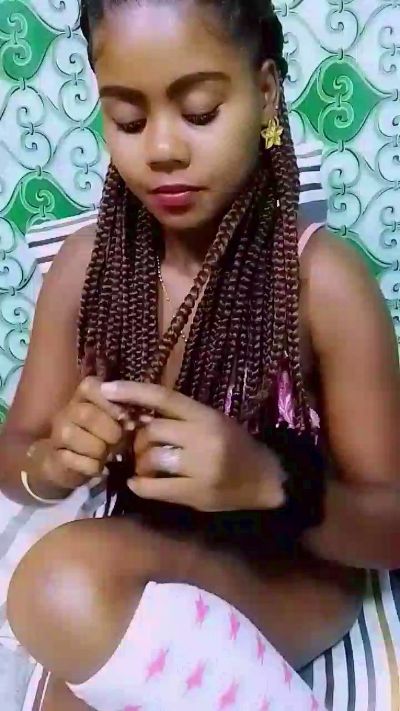 ameline1 live cam on Cam4