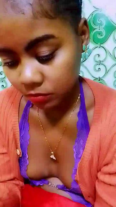 ameline1 live cam on Cam4
