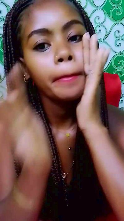 ameline1 live cam on Cam4