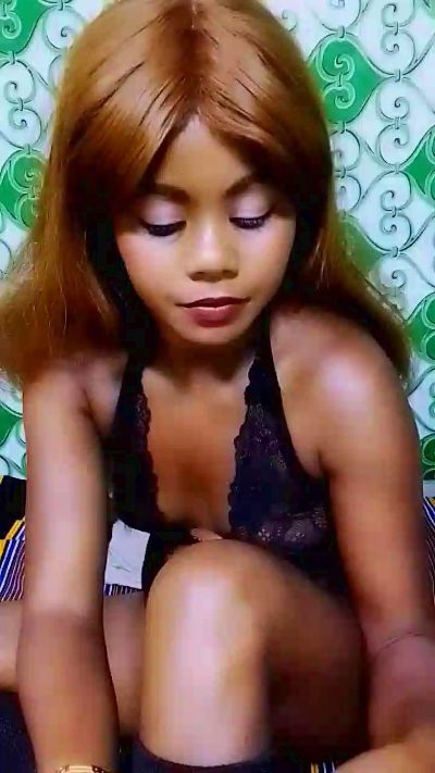 ameline1 live cam on Cam4