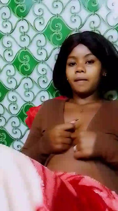 ameline1 live cam on Cam4