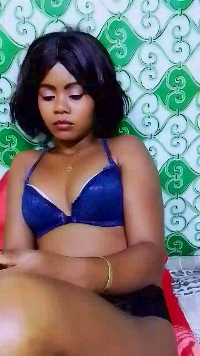 ameline1 live cam on Cam4